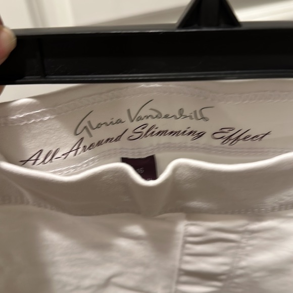 EUC Gloria Vanderbilt All Around Slimming Pull On Pants - Picture 3 of 5